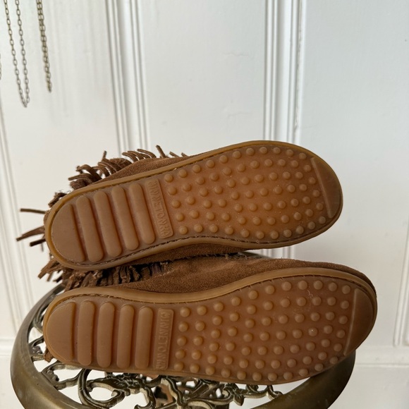 Minnetonka 3 Layer Brown Fringe Suede Moccasin Boots - Picture 7 of 7